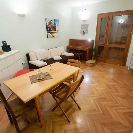 Sunny Apartment *